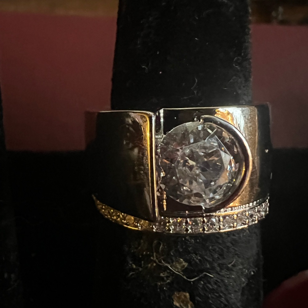 Elegant Silver finish Women's Ring